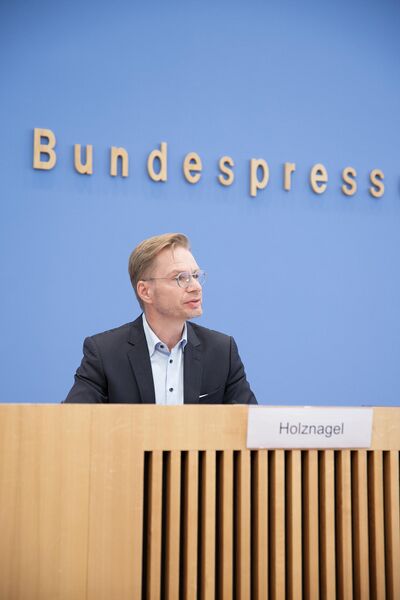 Datei:Die-brgerdebatte-zu-gerechten-steuern-und-finanzen 54547039155 o.jpg