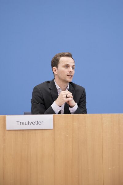 Datei:Mg 2154die-brgerdebatte-zu-gerechten-steuern-und-finanzen 54547038935 o.jpg