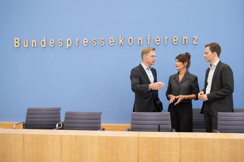Datei:Die-brgerdebatte-zu-gerechten-steuern-und-finanzen 54546937148 o.jpg
